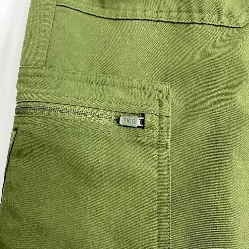 Figs Cairo cargo scrub pants green size L